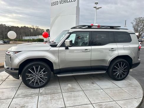 Used 2024 Lexus GX 550 image 6