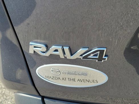 Used 2021 Toyota RAV4 XLE image 7