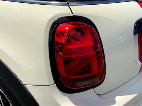 Used 2019 MINI Cooper S w/ Signature Upholstery Package image 29