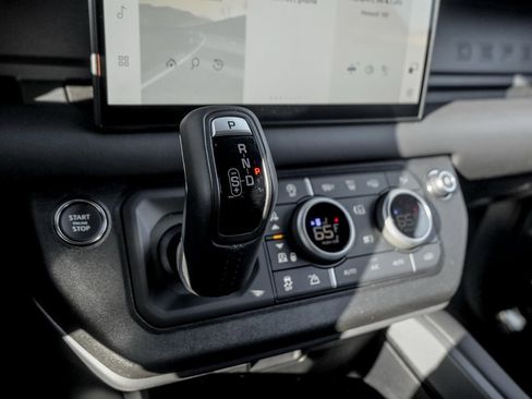 Used 2025 Land Rover Defender 110 S image 15