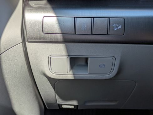 Used 2024 Hyundai Kona SEL FWD image 34