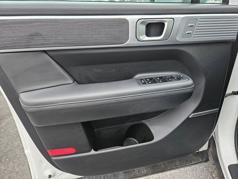 Used 2025 Hyundai Santa Fe Limited image 15