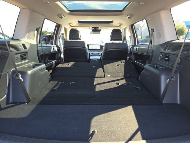 Certified 2025 Hyundai Santa Fe Limited AWD/4WD image 28