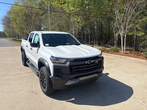 New 2026 Chevrolet Colorado Trail Boss AWD/4WD image 2