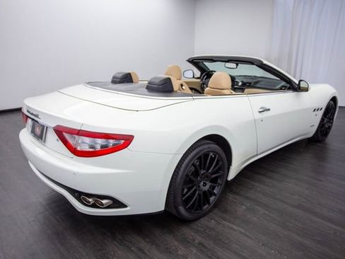 Used 2011 Maserati GranTurismo Convertible RWD image 11