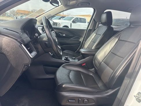 Used 2023 GMC Terrain SLT image 2