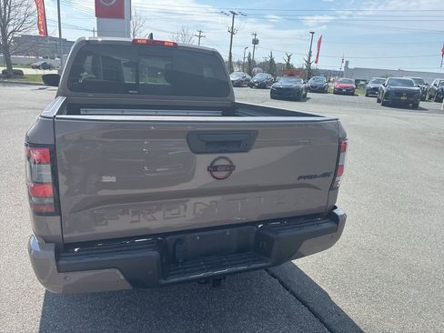 Used 2023 Nissan Frontier PRO-4X w/ Pro Convenience Package image 6