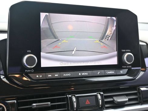 Used 2022 Nissan Pathfinder SV w/ SV Premium Package FWD image 26