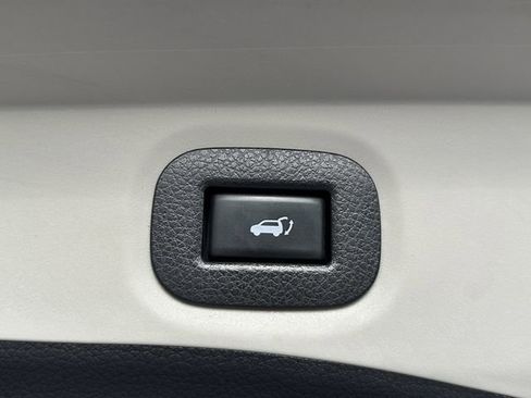 Used 2019 Nissan Rogue SV w/ Premium Package image 20