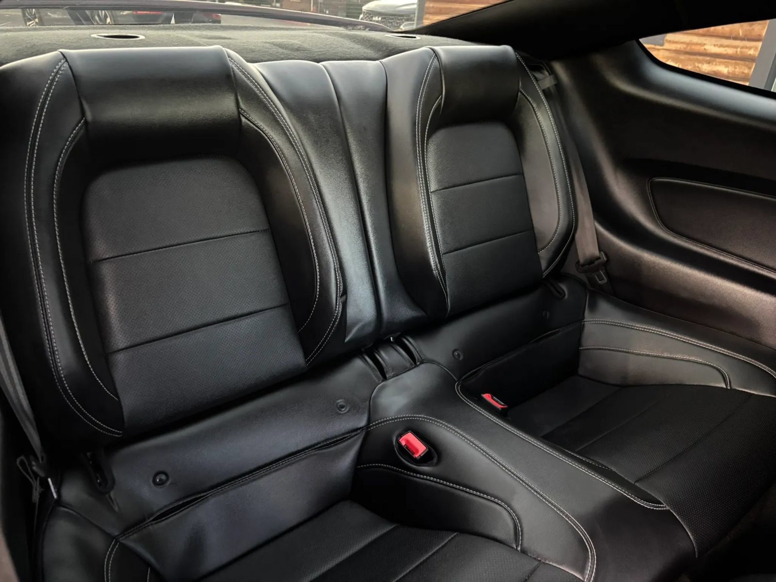 Used 2018 Ford Mustang GT Premium w/ GT Performance Package RWD image 18