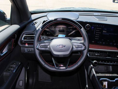New 2026 Chevrolet Traverse RS w/ LPO, Floor Liner Package FWD image 9