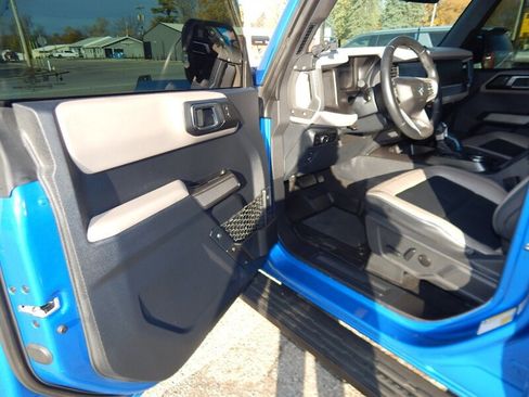 Used 2023 Ford Bronco Wildtrak image 26