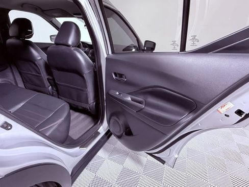 Used 2020 Nissan Kicks SR w/ SR Premium Package FWD image 19