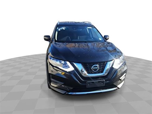 Used 2019 Nissan Rogue SV image 3