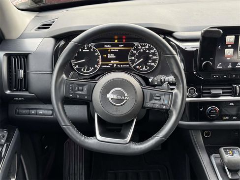 Used 2022 Nissan Pathfinder SL image 15