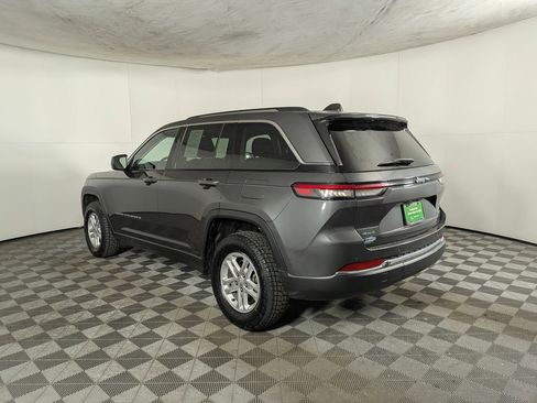 Certified 2023 Jeep Grand Cherokee Laredo image 4