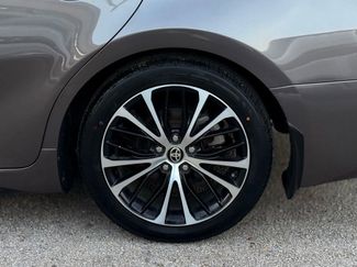 Used 2020 Toyota Camry SE video 2