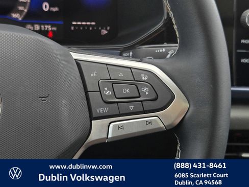 Certified 2023 Volkswagen Taos SE w/ Panoramic Sunroof Package FWD image 21