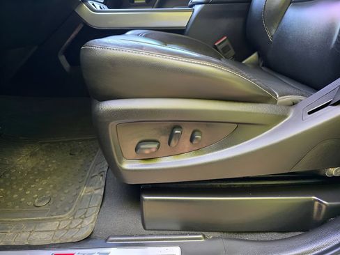 Used 2019 Chevrolet Silverado 2500 LTZ w/ LTZ Plus Package AWD/4WD image 16