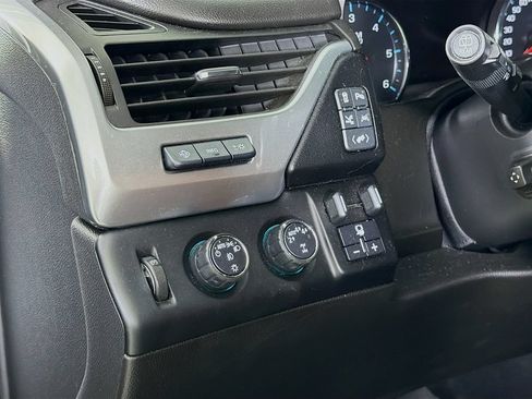 Used 2019 Chevrolet Suburban Premier w/ Premier Plus Edition AWD/4WD image 13