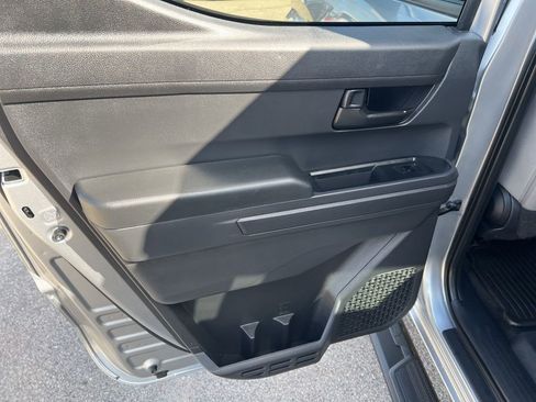 Used 2025 Toyota Tacoma SR5 image 10