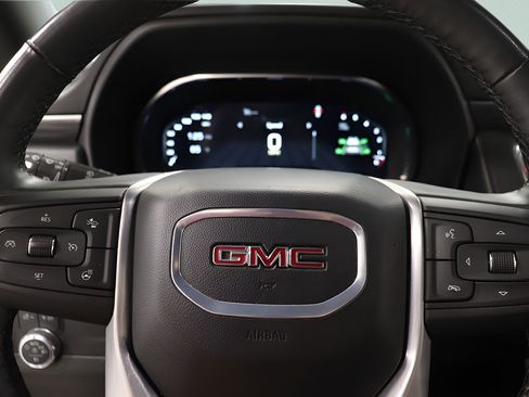 Used 2024 GMC Yukon SLT w/ SLT Luxury Package AWD/4WD image 14