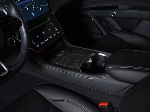 Used 2025 Maserati Grecale GT AWD/4WD image 19