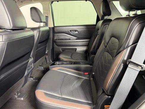 Used 2024 Nissan Pathfinder Platinum image 26