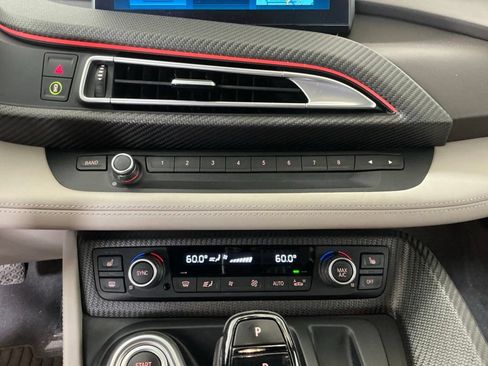 Used 2019 BMW i8 Roadster AWD/4WD image 10