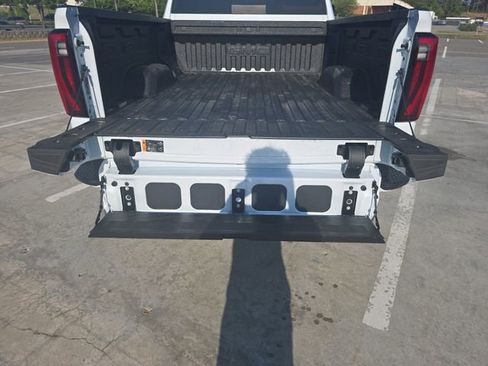 Used 2026 GMC Sierra 2500 Denali w/ Denali Reserve Package image 13