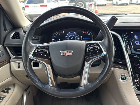 Used 2019 Cadillac Escalade ESV Premium Luxury image 13