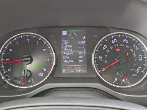 Used 2022 Toyota RAV4 XLE w/ Convenience Package FWD image 24