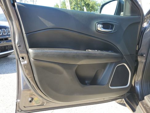 Used 2021 Jeep Compass Latitude image 17