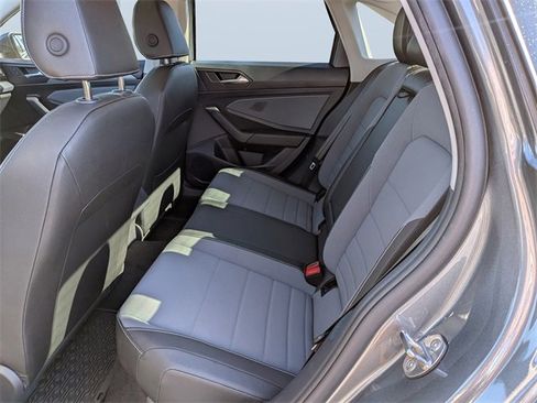 Used 2025 Volkswagen Jetta SE image 14