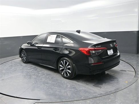 Used 2022 Honda Civic EX image 5