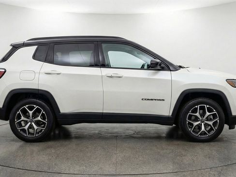 Used 2025 Jeep Compass Limited AWD/4WD image 11