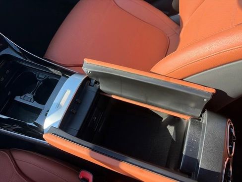 Used 2025 Mercedes-Benz C 300 4MATIC Sedan image 44