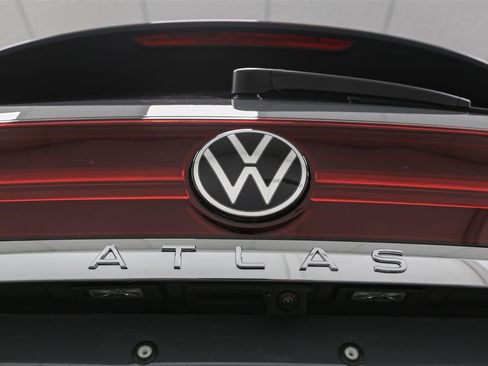 New 2026 Volkswagen Atlas SE image 12