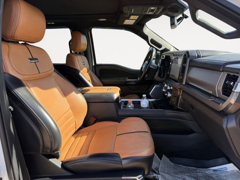 Used 2024 Ford F250 Platinum image 15