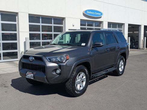 Used 2018 Toyota 4Runner SR5 Premium AWD/4WD image 10