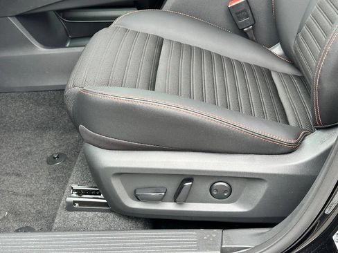Used 2026 Nissan Rogue SV AWD/4WD image 11