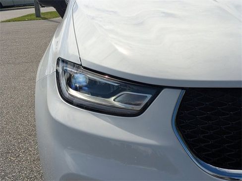 New 2026 Chrysler Pacifica Select image 10