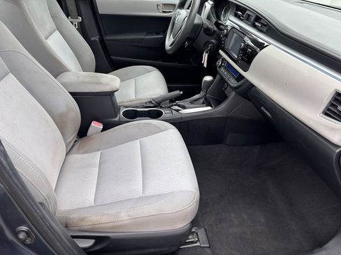 Used 2015 Toyota Corolla LE FWD image 31
