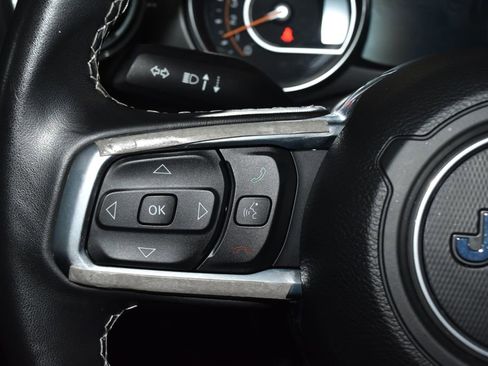 Used 2021 Jeep Wrangler Unlimited Sahara w/ Uconnect 4C Nav & Sound Group AWD/4WD image 7