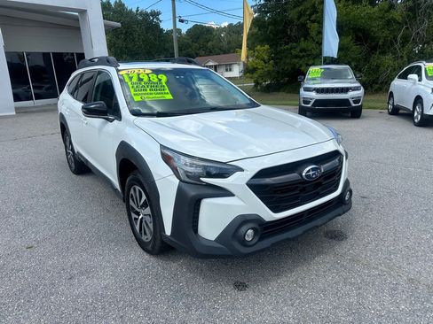 Used 2023 Subaru Outback Premium AWD/4WD image 7