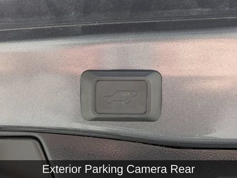Used 2022 Toyota RAV4 XLE Premium FWD image 15