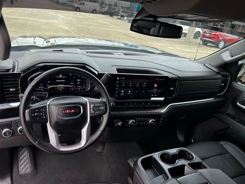 Used 2024 GMC Sierra 1500 SLT image 29