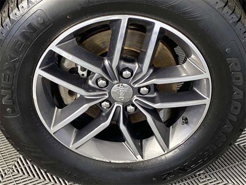 Used 2017 Jeep Grand Cherokee Limited w/ Luxury Group II image 29