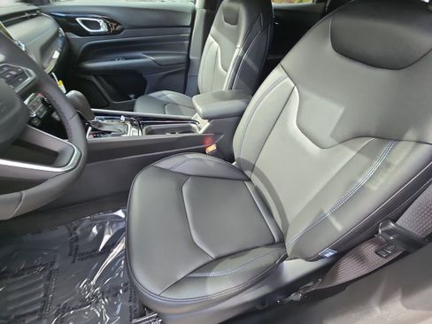 New 2026 Jeep Compass Limited image 16