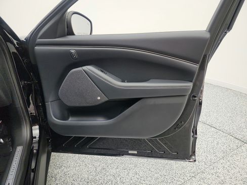Used 2021 Ford Mustang Mach-E Premium RWD image 20